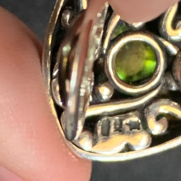 John Hardy 18k and SS peridot earrings - Picture 4 of 5